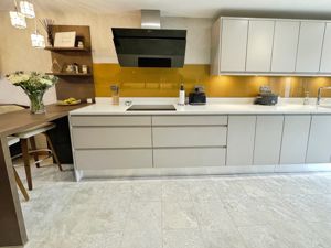 Kitchen- click for photo gallery